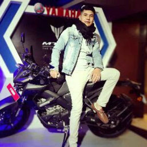 Meet your Posher, Manish